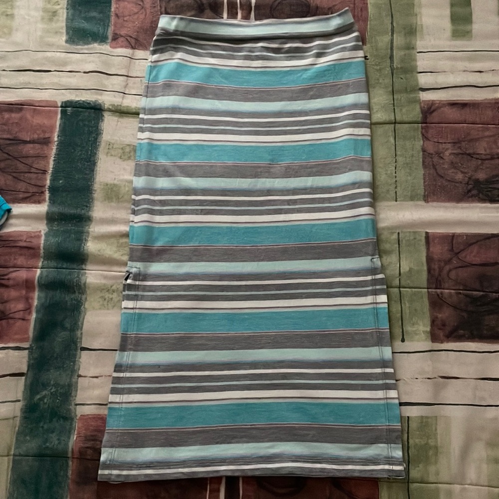 Long striped skirt (girl)